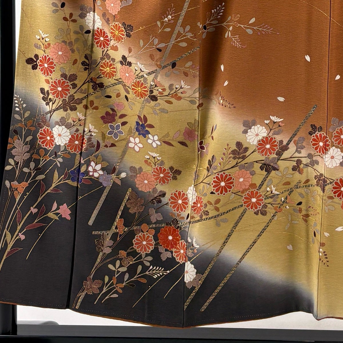 訪問着 身丈151cm 裄丈65.5cm M 袷 菊 花びら 金糸 金彩 茶色 正絹 秀