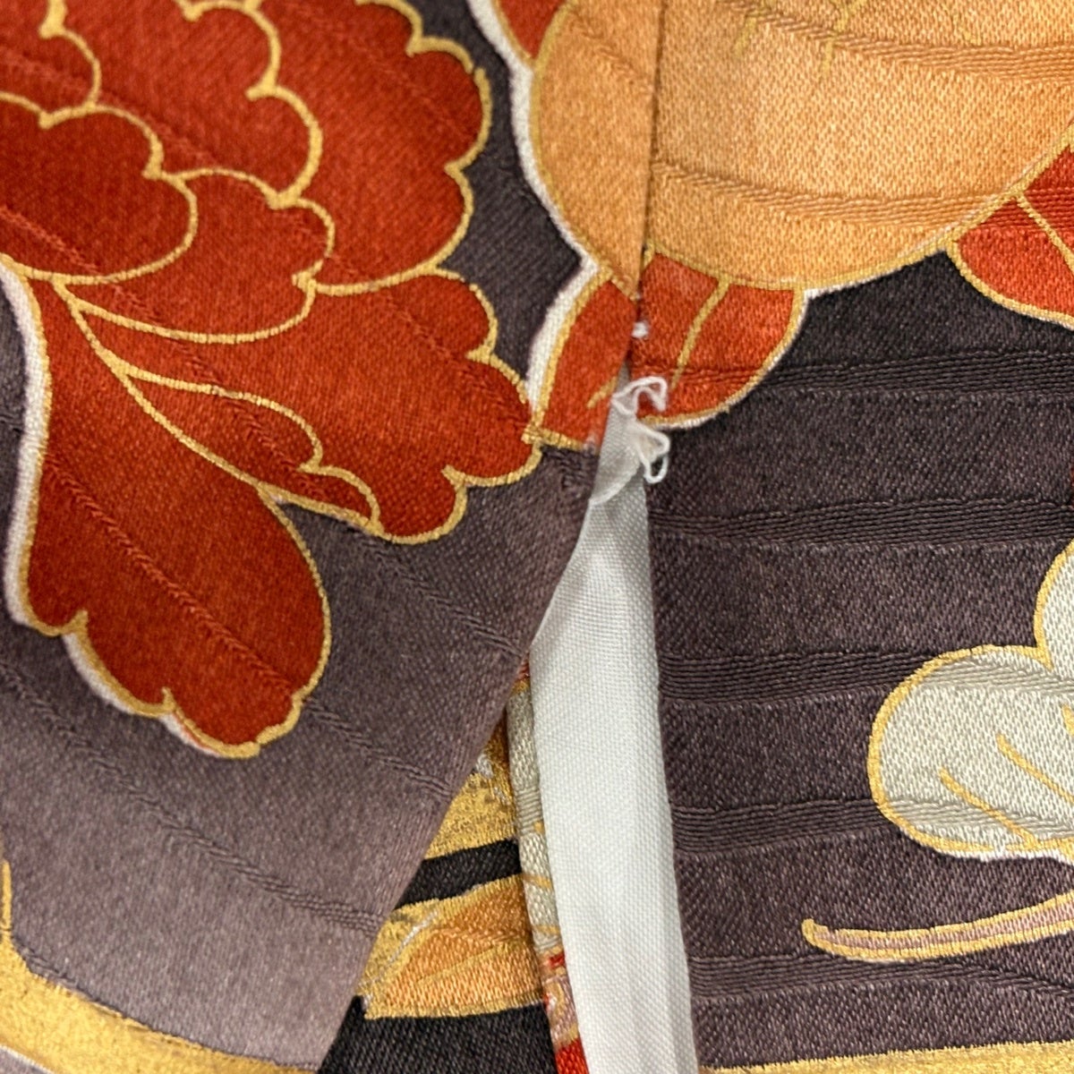 振袖 身丈167cm 裄丈64.5cm M 袷 牡丹 波 金糸 金彩 朱色 正絹 秀品