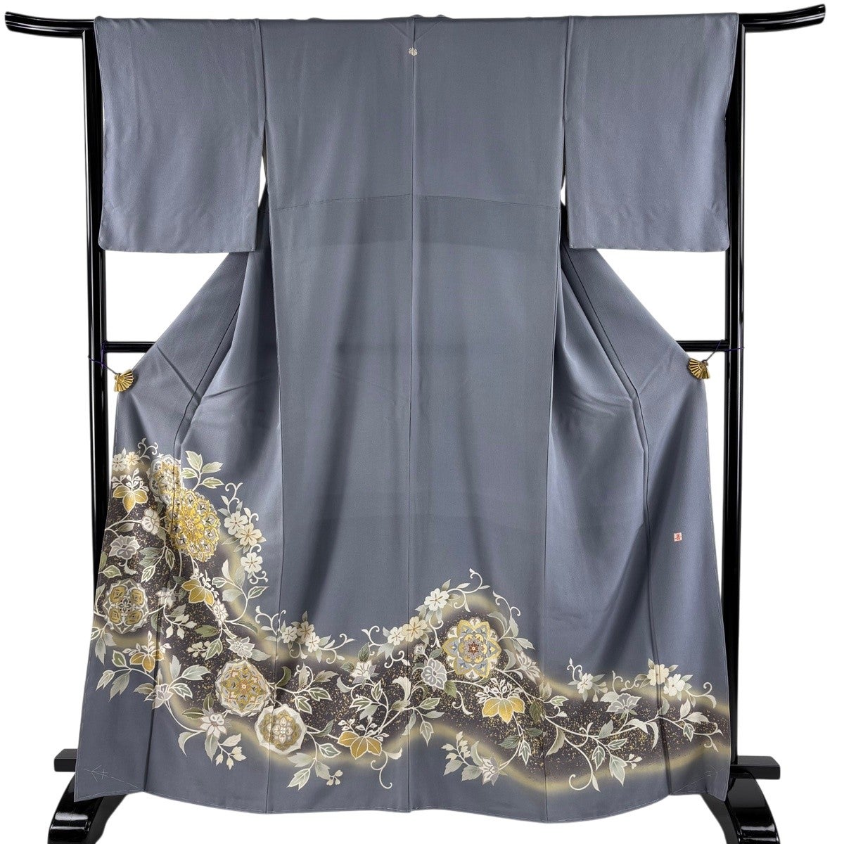 色留袖 身丈165.5cm 裄丈65.5cm M 袷 落款あり 華文 花唐草 金糸 金彩