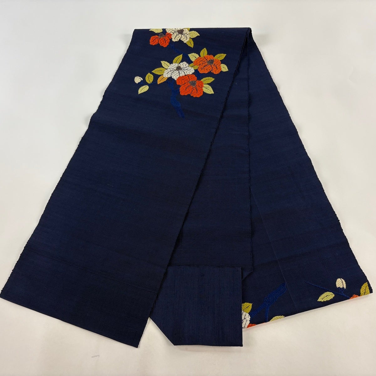 名古屋帯 優品 八寸名古屋帯 松葉仕立て 椿 紺色 正絹｜中古・古着