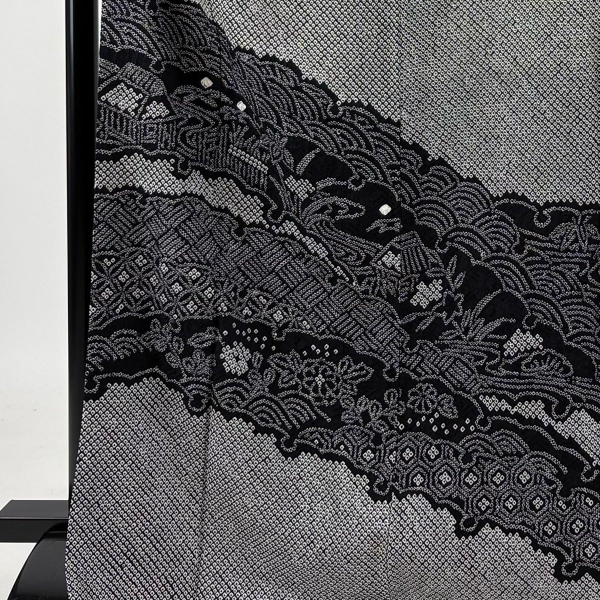 美品】 訪問着 身丈168cm 裄丈67.5cm L 袷 雪輪 家屋 絞り 黒 正絹