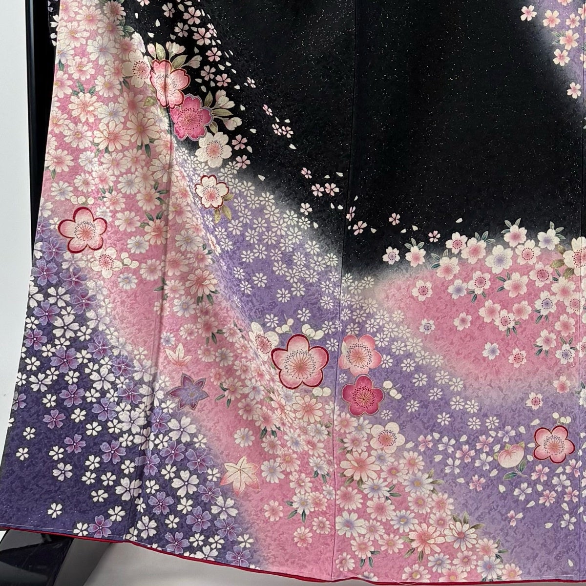 美品】 振袖 身丈164cm 裄丈66.5cm M 袷 桜 草花 金通し 金彩 黒 正絹