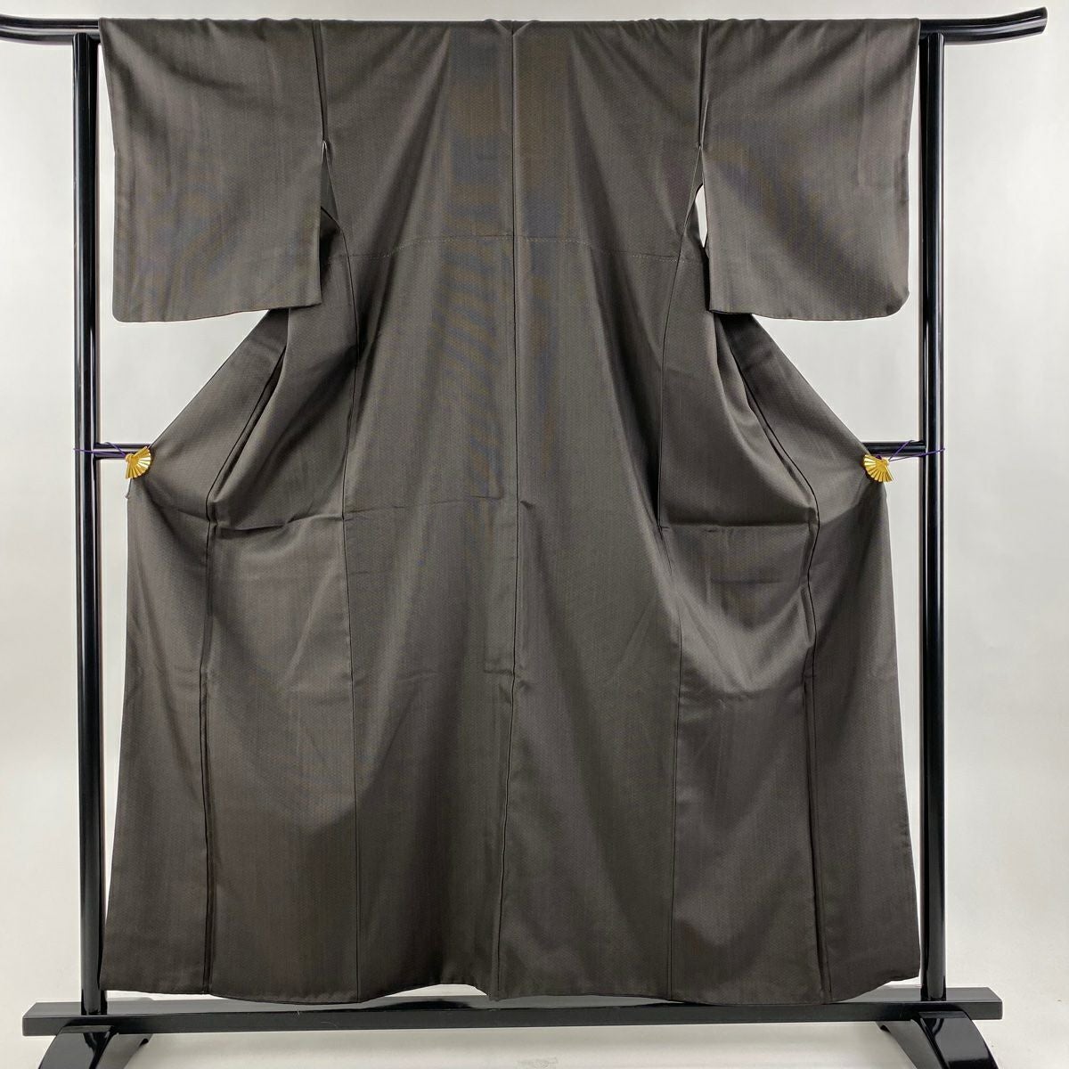 紬 身丈159cm 裄丈64cm 正絹 逸品 【中古】 紬 身丈157cm 裄丈64cm M 袷 葉と実 紺色 正絹 優品 【中古】 - メルカリ
