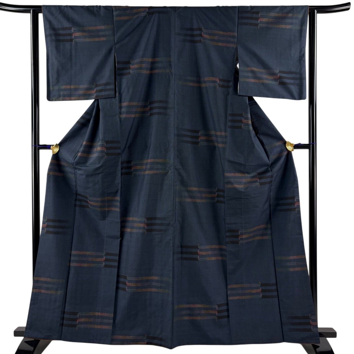 大島紬 身丈161cm 裄丈62cm 正絹 逸品 【中古】 大島紬 身丈159.5cm 裄丈65cm M 袷 純泥染 証紙 菱 幾何学模様 焦茶色