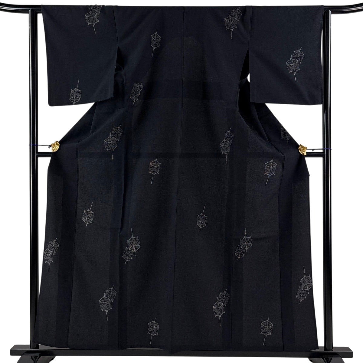 塩沢 お召し 着物 中古 単衣 身丈161cm 裄64.5cm M A871-8 50%OFF 【美品】 塩沢紬 身丈161.5cm 裄丈65.5cm M 袷 証紙あり 縦縞