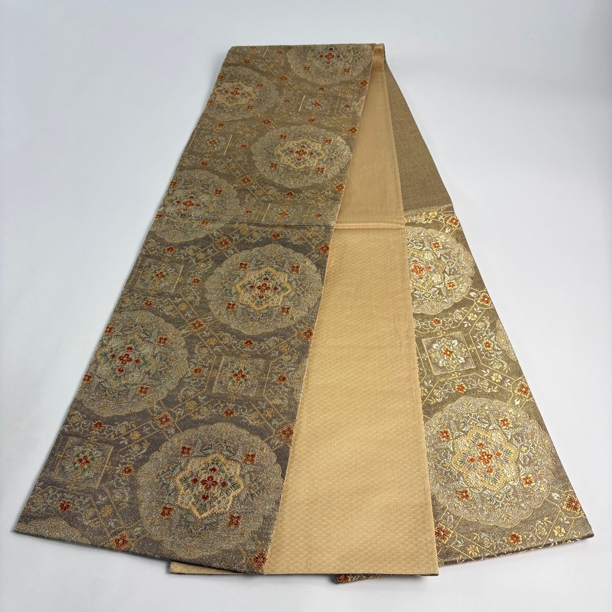 美品】 袋帯 秀品 華文 草花 金糸 箔 金色 六通 正絹｜中古・古着