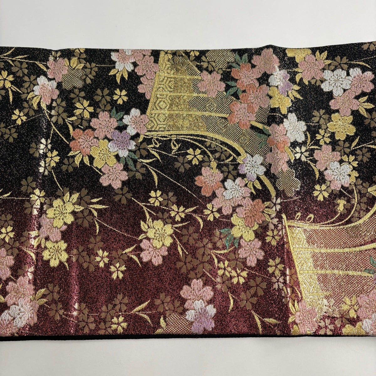 美品】 袋帯 秀品 振袖向き 几帳 桜 金糸 箔 黒 六通 正絹｜中古・古着