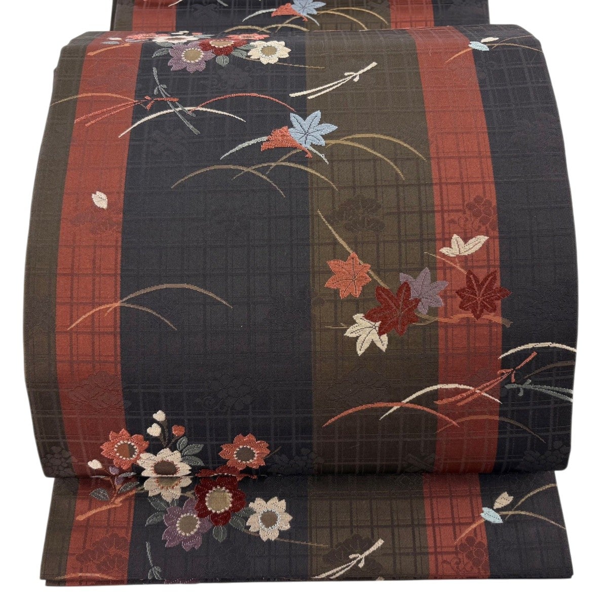 開き名古屋帯 名品 落款あり 草花 雲文 絞り 縮緬 茶色 正絹｜中古