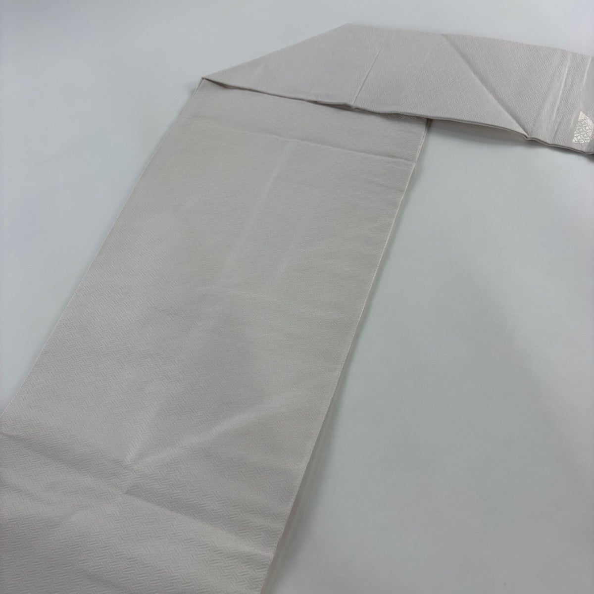 美品】 名古屋帯 秀品 やまと 桜 ヱ霞 金糸 灰白 正絹｜中古・古着