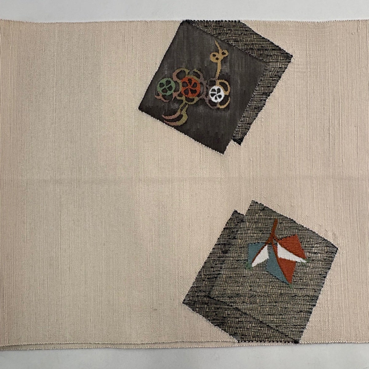 美品】 名古屋帯 秀品 八寸名古屋帯 枝梅 色紙 ベージュ 正絹｜中古