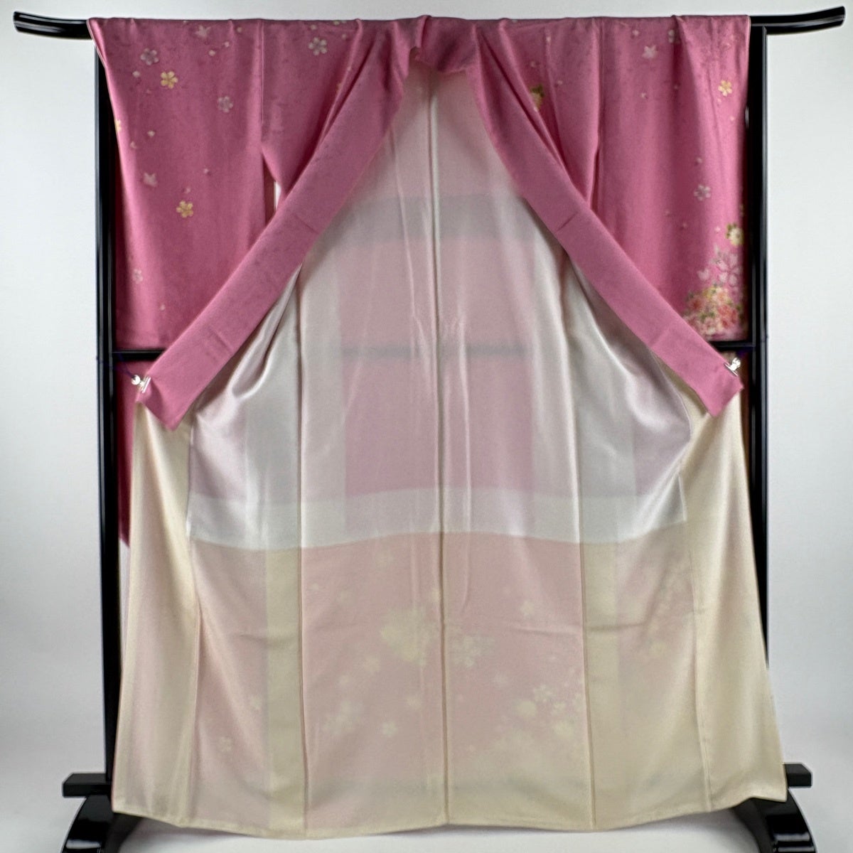 美品！金通し＊紫＊雪輪花文様＊桜＊ゴージャス＊中振袖＊１６４ｃｍ＊裄６６ 美品】 振袖 身丈166cm 裄丈67.5cm L 袷 雪輪 桜 箔 金彩 ピンク 正絹