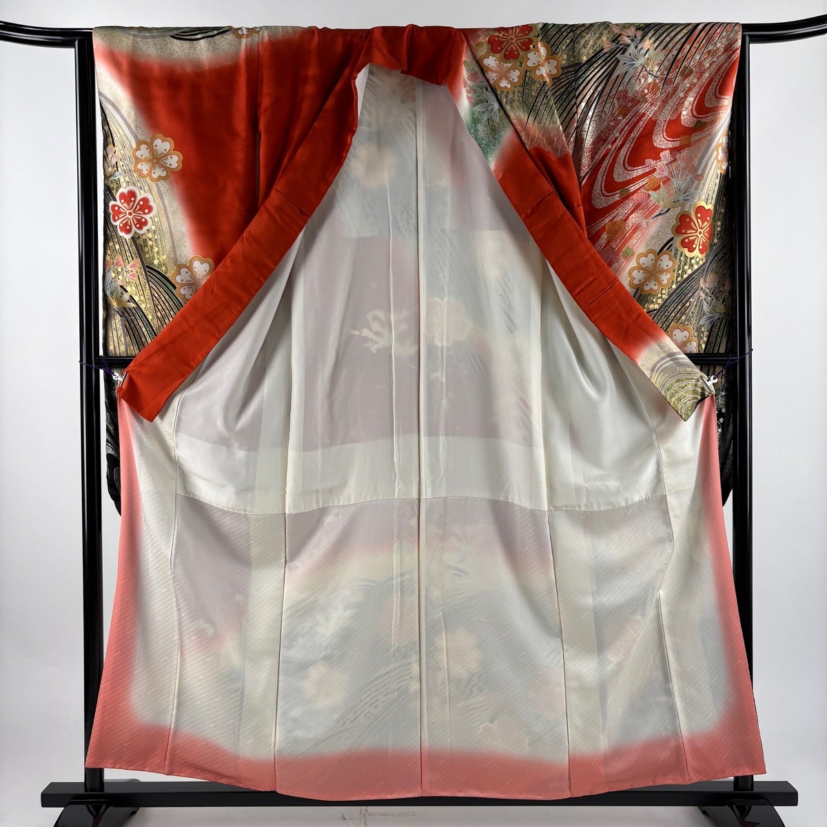 美品】 振袖 身丈157cm 裄丈64.5cm M 袷 山本寛斎 落款あり 桜 波 金