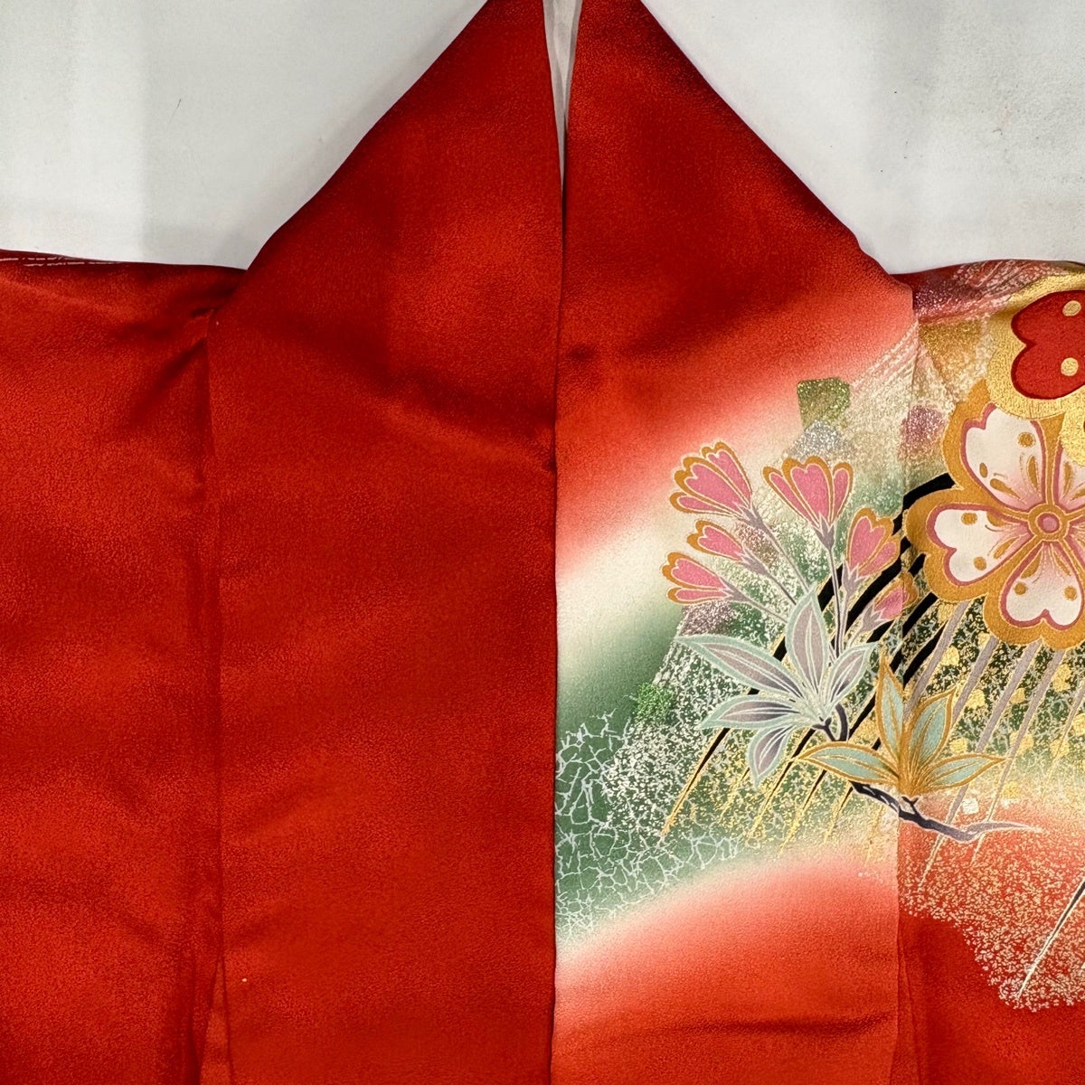 美品】 振袖 身丈157cm 裄丈64.5cm M 袷 山本寛斎 落款あり 桜 波 金
