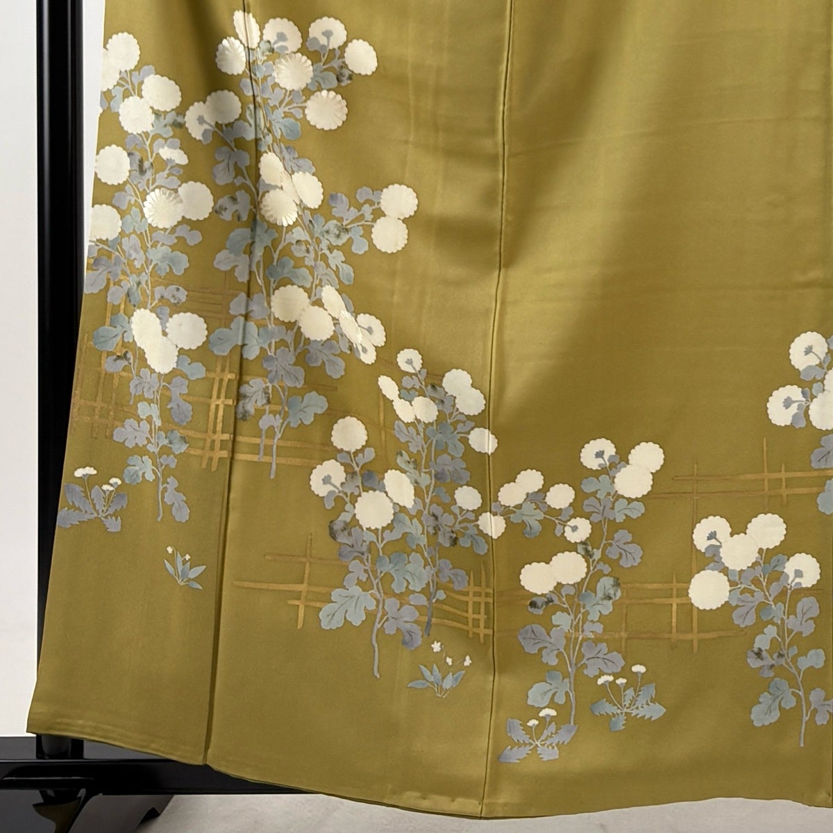 付下げ 身丈161cm 裄丈63cm S 袷 千總 落款あり 菊 刺繍 金彩 茶緑色