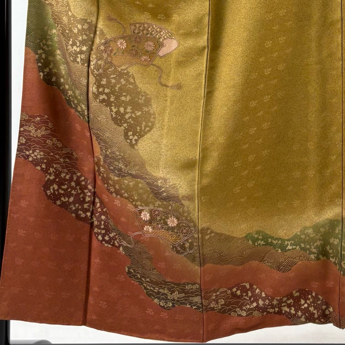 付下げ 身丈153cm 裄丈64.5cm M 袷 扇面 霞 刺繍 金彩 黄土色 正絹 秀