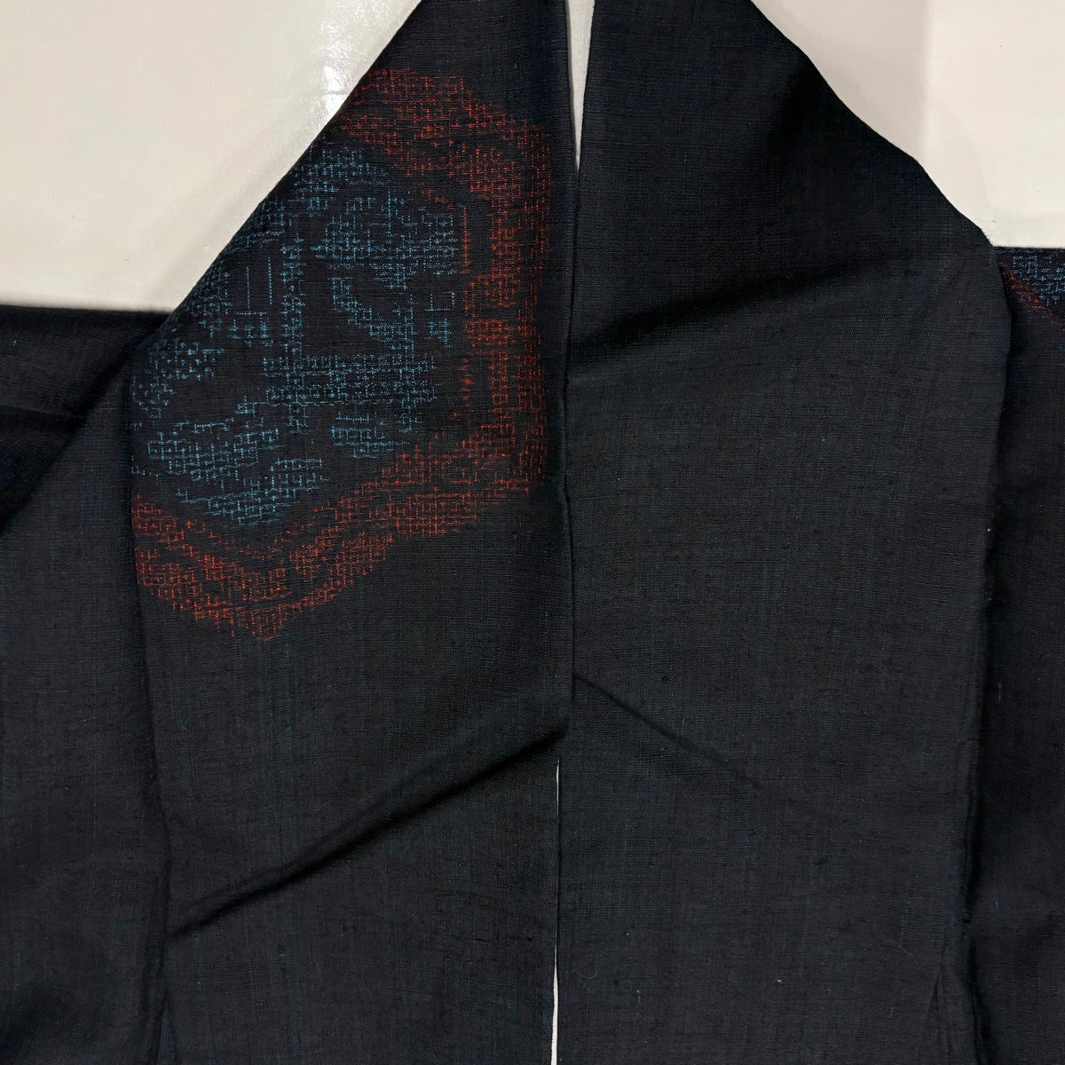 紬 身丈160cm 裄丈64cm M 袷 草花 亀甲絣 墨色 正絹 秀品｜中古・古着
