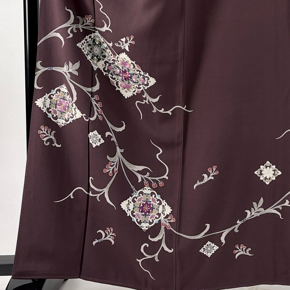 訪問着 身丈164cm 裄丈67.5cm L 袷 帝王紫 落款あり 華文 花唐草 刺繍