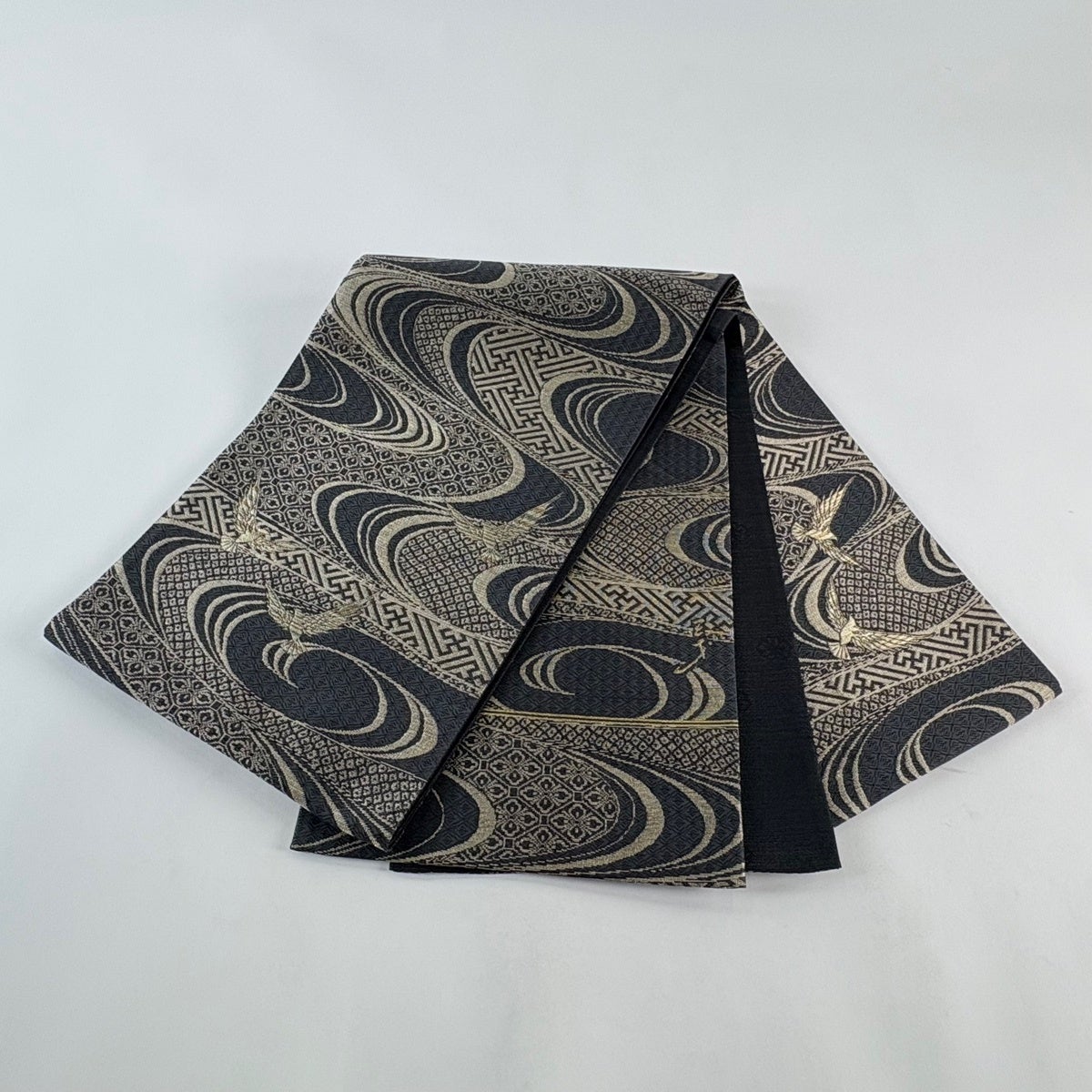 美品】 袋帯 名品 鳥 流水 金糸 箔 黒灰 お太鼓柄 正絹｜中古・古着