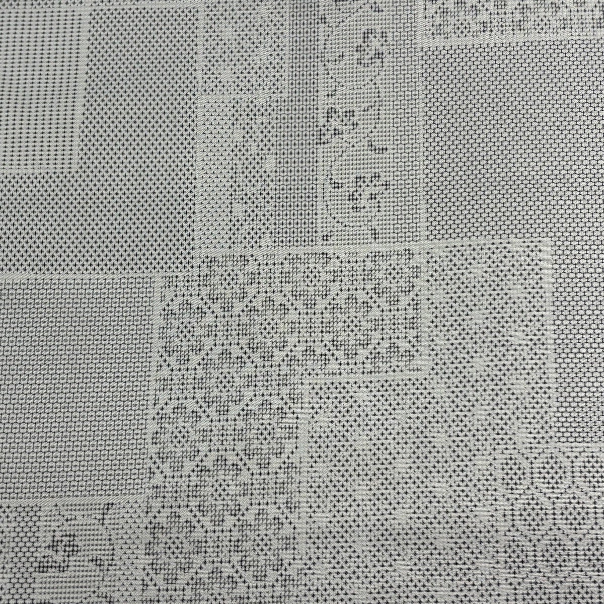 反物 秀品 紬 証紙有 花唐草 幾何学模様 灰色 正絹｜中古・古着