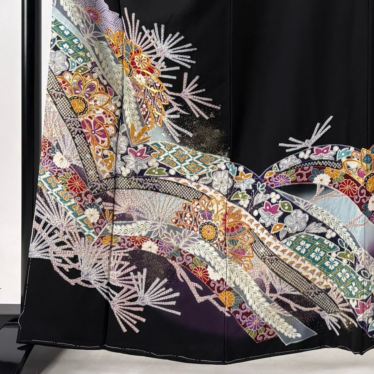 30%OFF 黒留袖 身丈164cm 裄丈64cm M 袷 袋帯フルセット 草花 松皮菱
