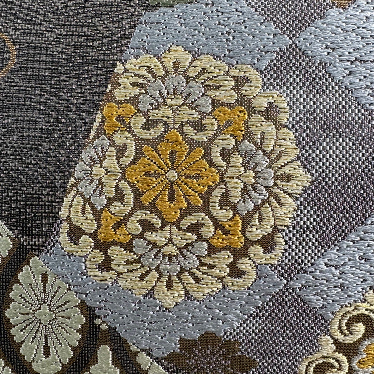 美品】 袋帯 名品 鈴乃屋 華文 草花 箔 金糸 灰紫 六通 正絹｜中古