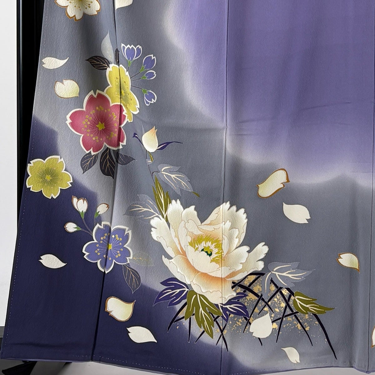 振袖 身丈161cm 裄丈65.5cm M 袷 桜 牡丹 金彩 染め分け 灰色 正絹 秀
