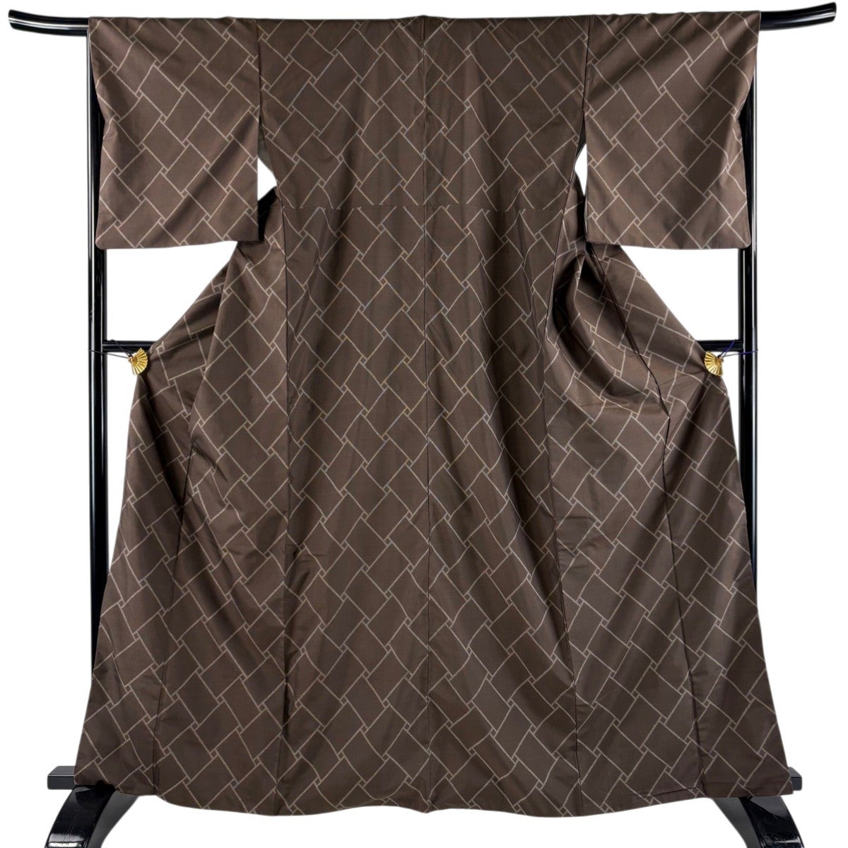 美品】 大島紬 身丈163cm 裄丈65cm M 袷 証紙あり 蝶 雪輪 灰色 正絹 美品】 大島紬 身丈163cm 裄丈65cm M 袷 証紙あり 蝶 雪輪 灰色 正絹