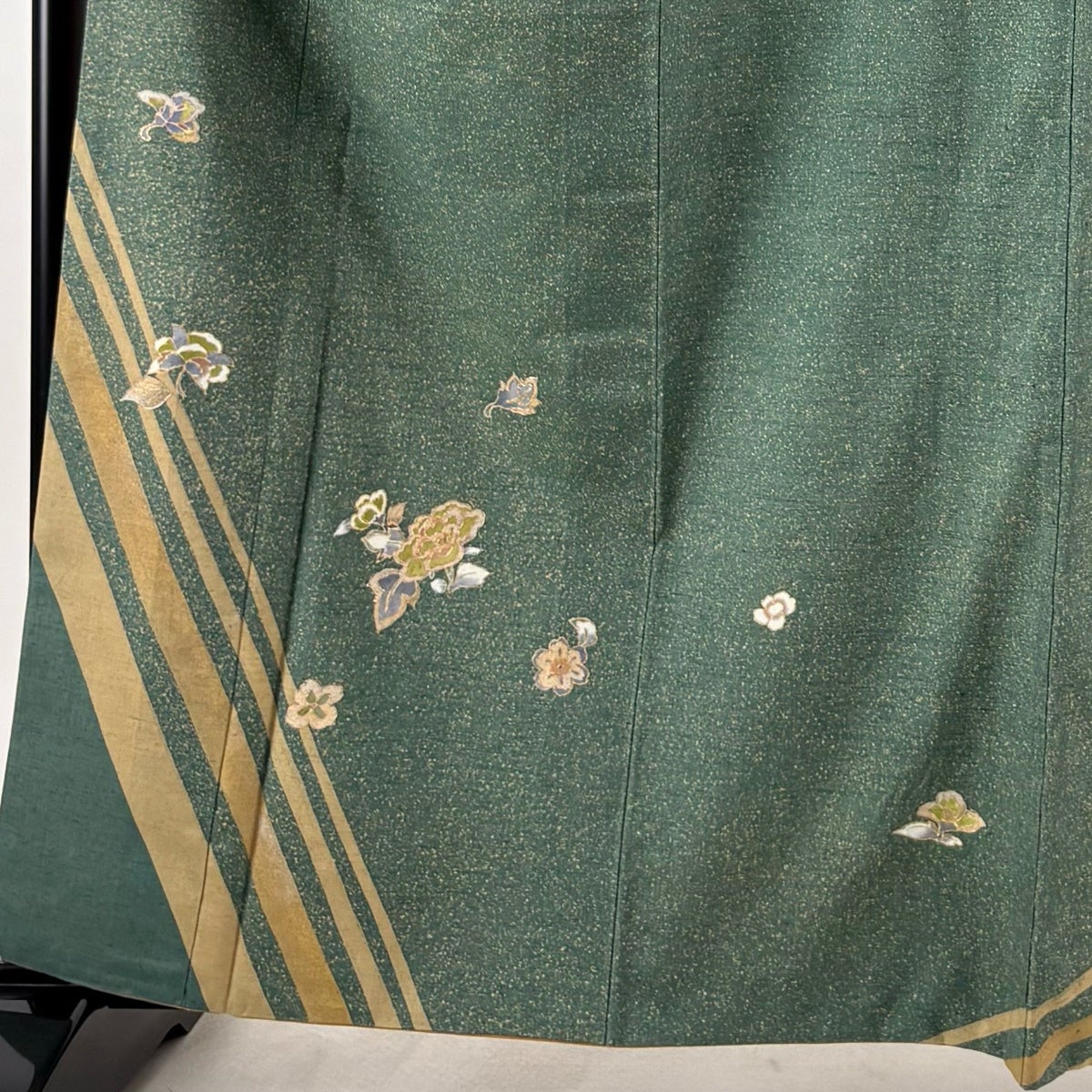 付下げ 身丈163cm 裄丈66cm M 袷 紬地 草花 斜縞 金銀彩 緑 正絹 秀品