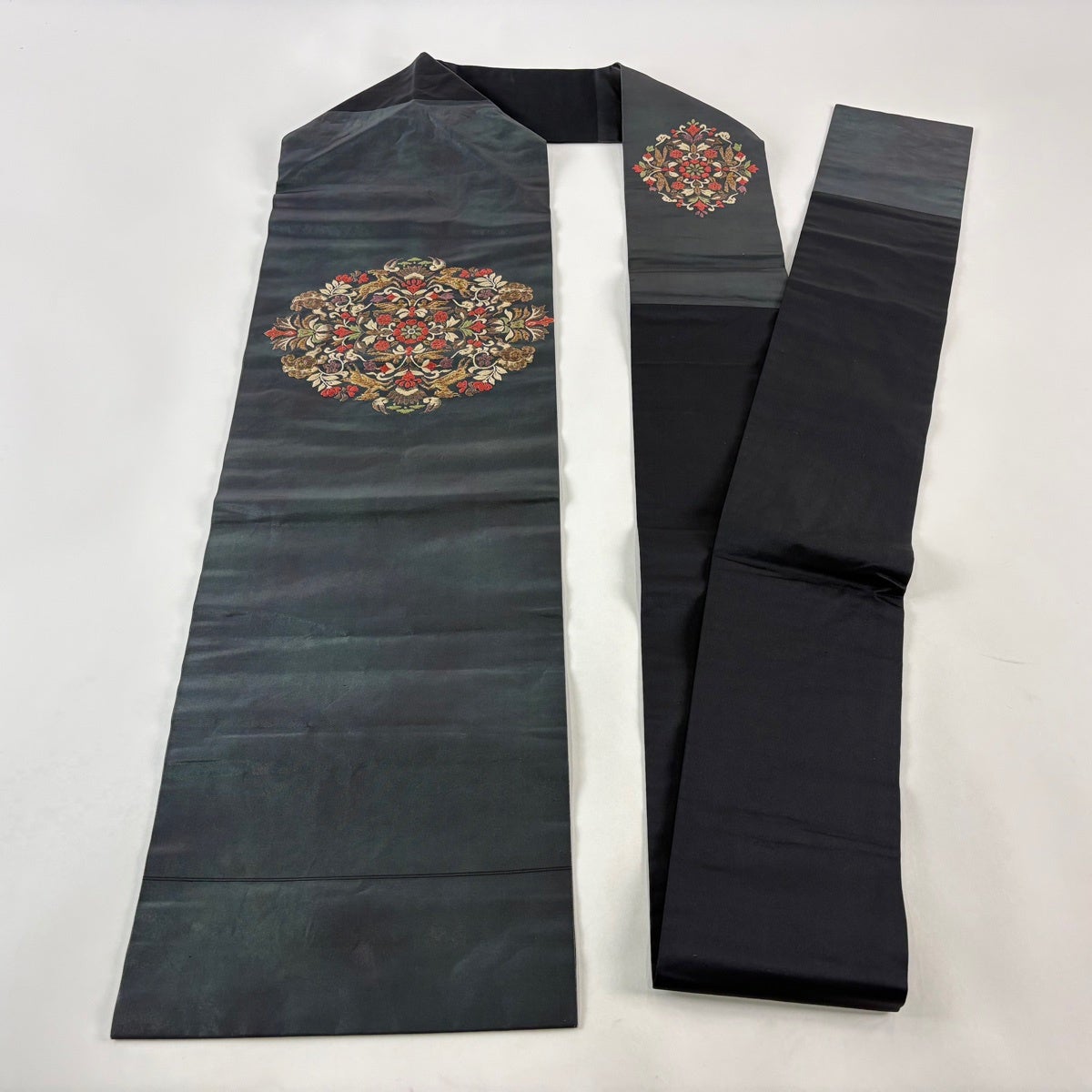 名古屋帯 優品 草花 動物 金糸 刺繍 深緑 正絹｜中古・古着