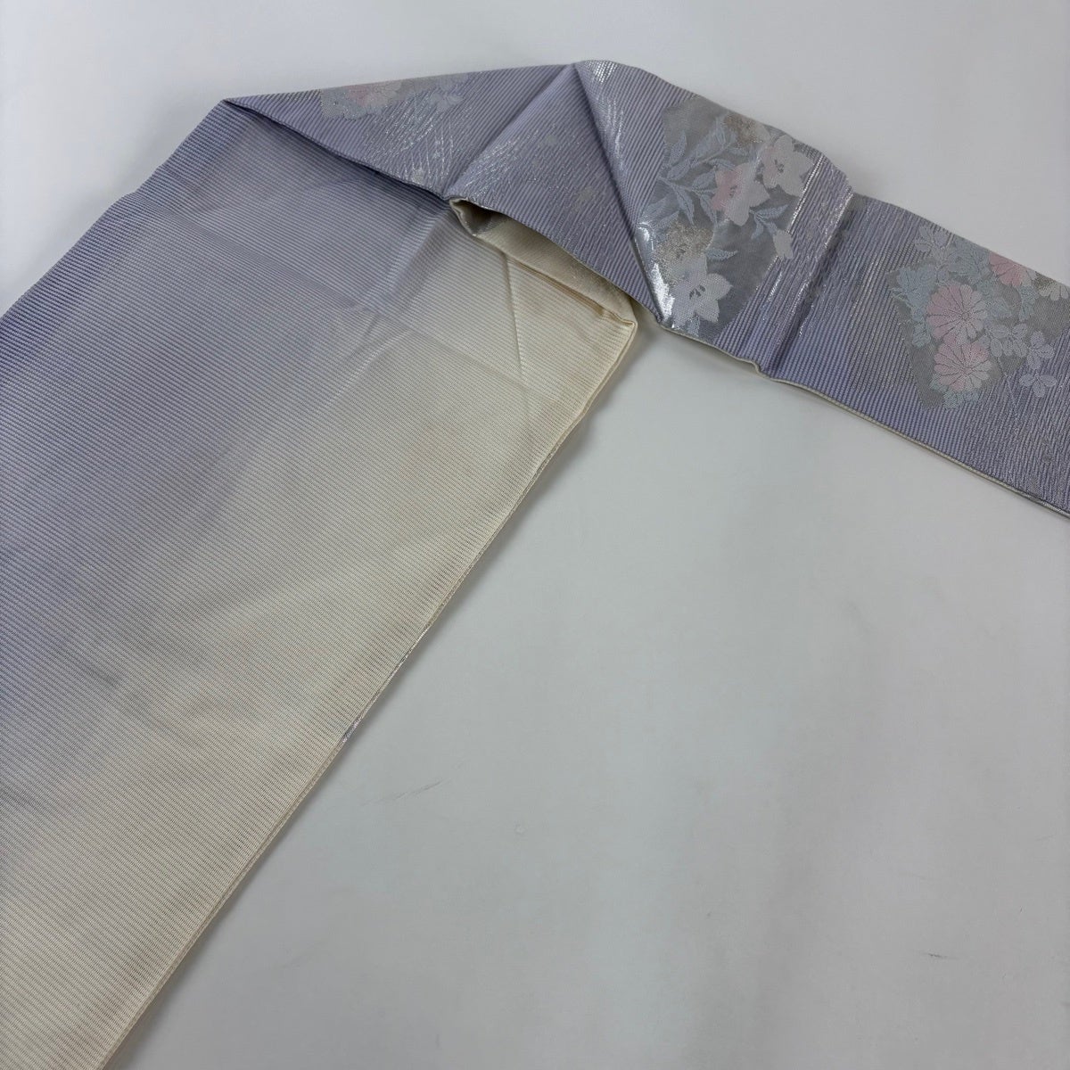 名古屋帯 優品 夏帯 絽 関西仕立て 扇面 草花 銀糸 箔 薄紫 正絹｜中古