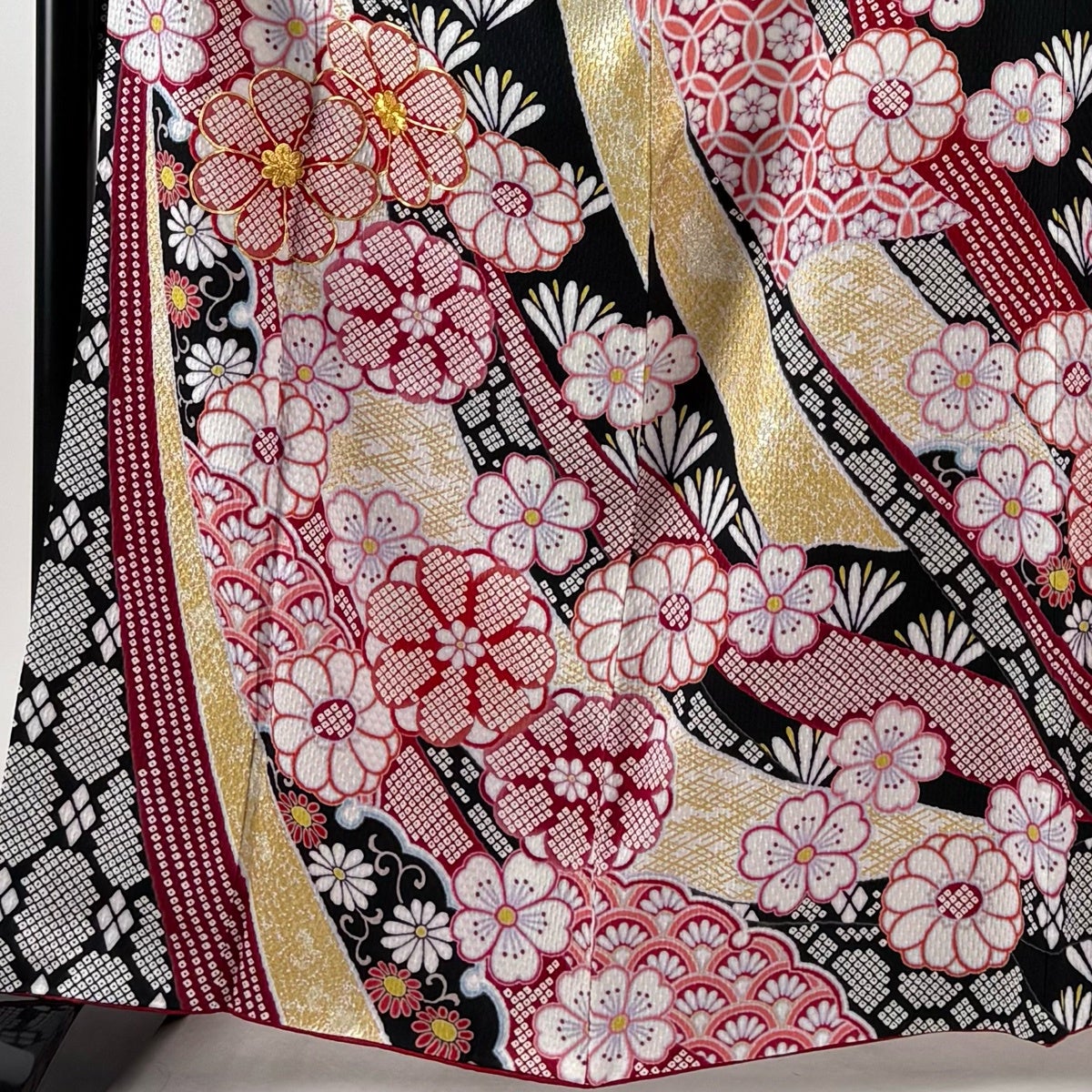 美品】 振袖 身丈163cm 裄丈67.5cm L 袷 桜 花 金糸 金彩 黒 正絹 名品