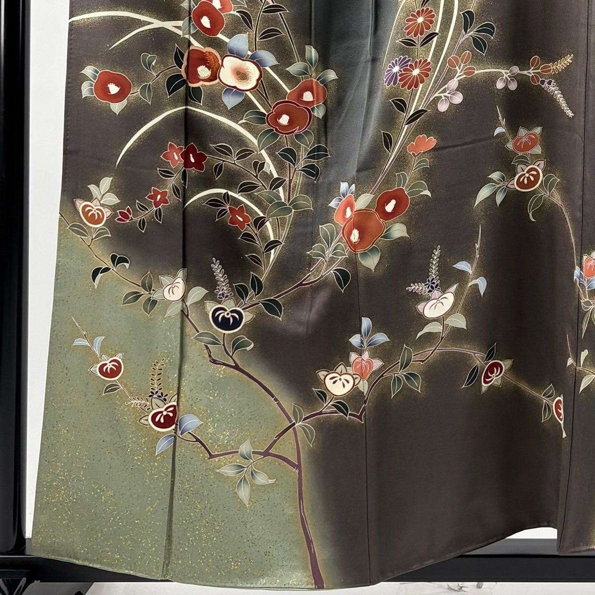訪問着 身丈158.5cm 裄丈65cm M 袷 落款あり 椿 秋草 刺繍 金彩 墨色