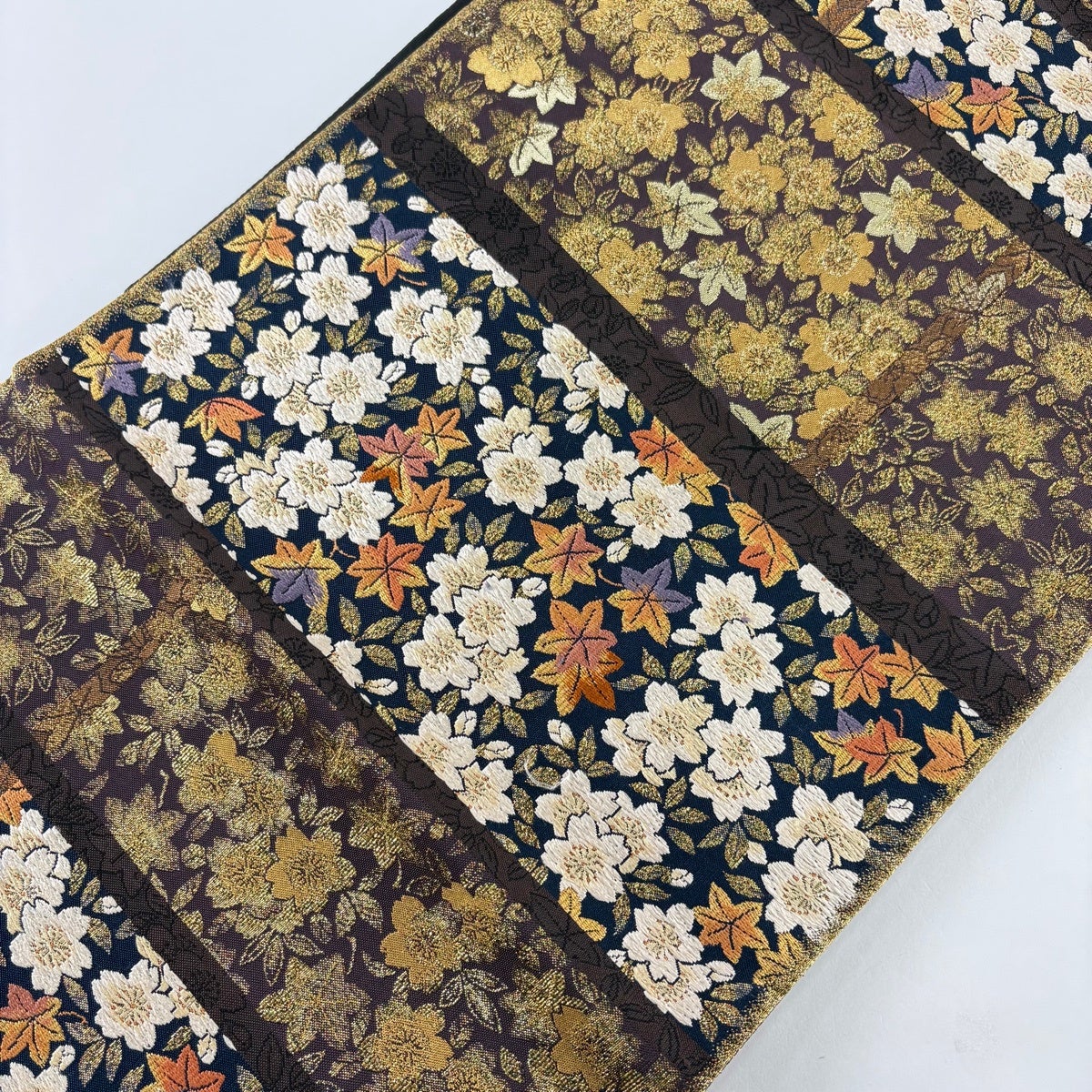 袋帯 秀品 桜 楓 箔 焦茶色 六通 正絹｜中古・古着・リサイクル着物