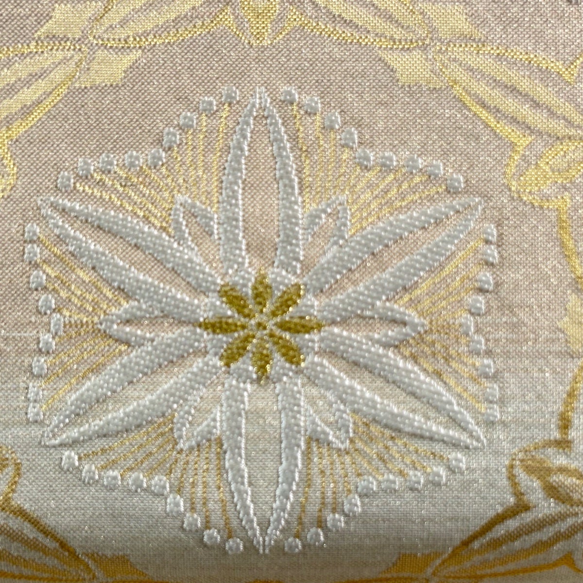袋帯 名品 華文 金糸 箔 ベージュ 六通 正絹｜中古・古着・リサイクル
