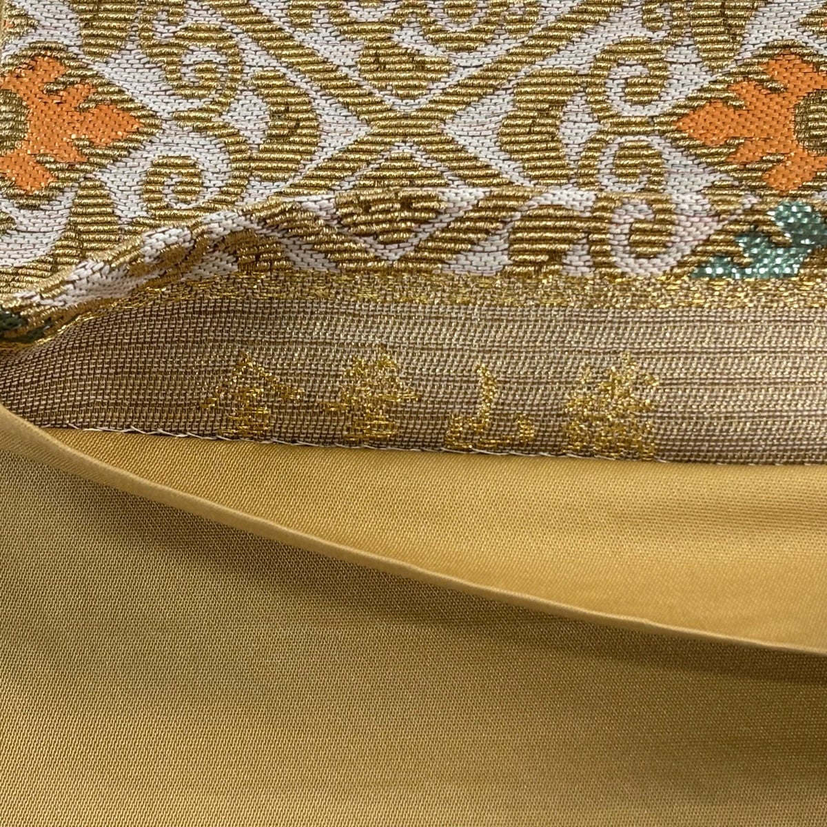 美品】 袋帯 名品 花井幸子 落款あり 花菱 唐草 金華山織 箔 金色 六通