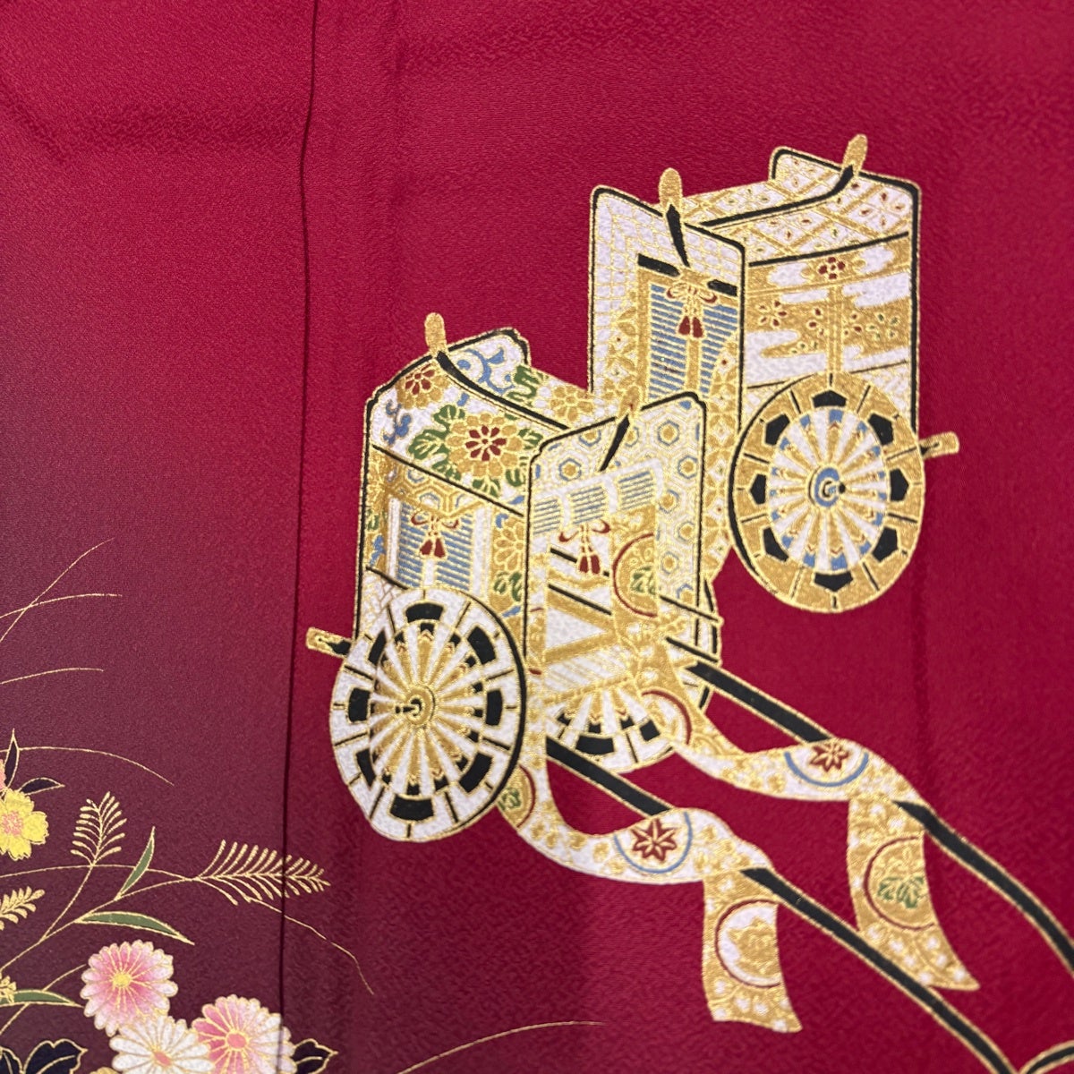 振袖 身丈160cm 裄丈67cm M 袷 御所車 草花 金彩 ぼかし 赤紫 正絹 秀