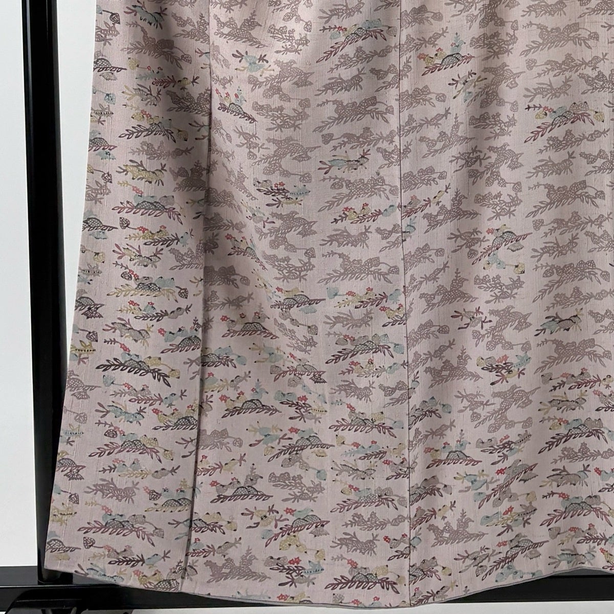 付下げ 身丈156cm 裄丈64.5cm M 袷 紬地 草花 灰紫 正絹 秀品｜中古