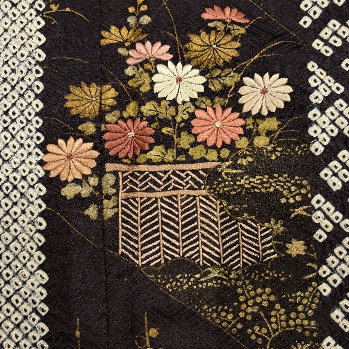 付下げ 身丈158cm 裄丈64cm M 袷 松竹梅 菊 刺繍 絞り 濃紫 正絹 秀品