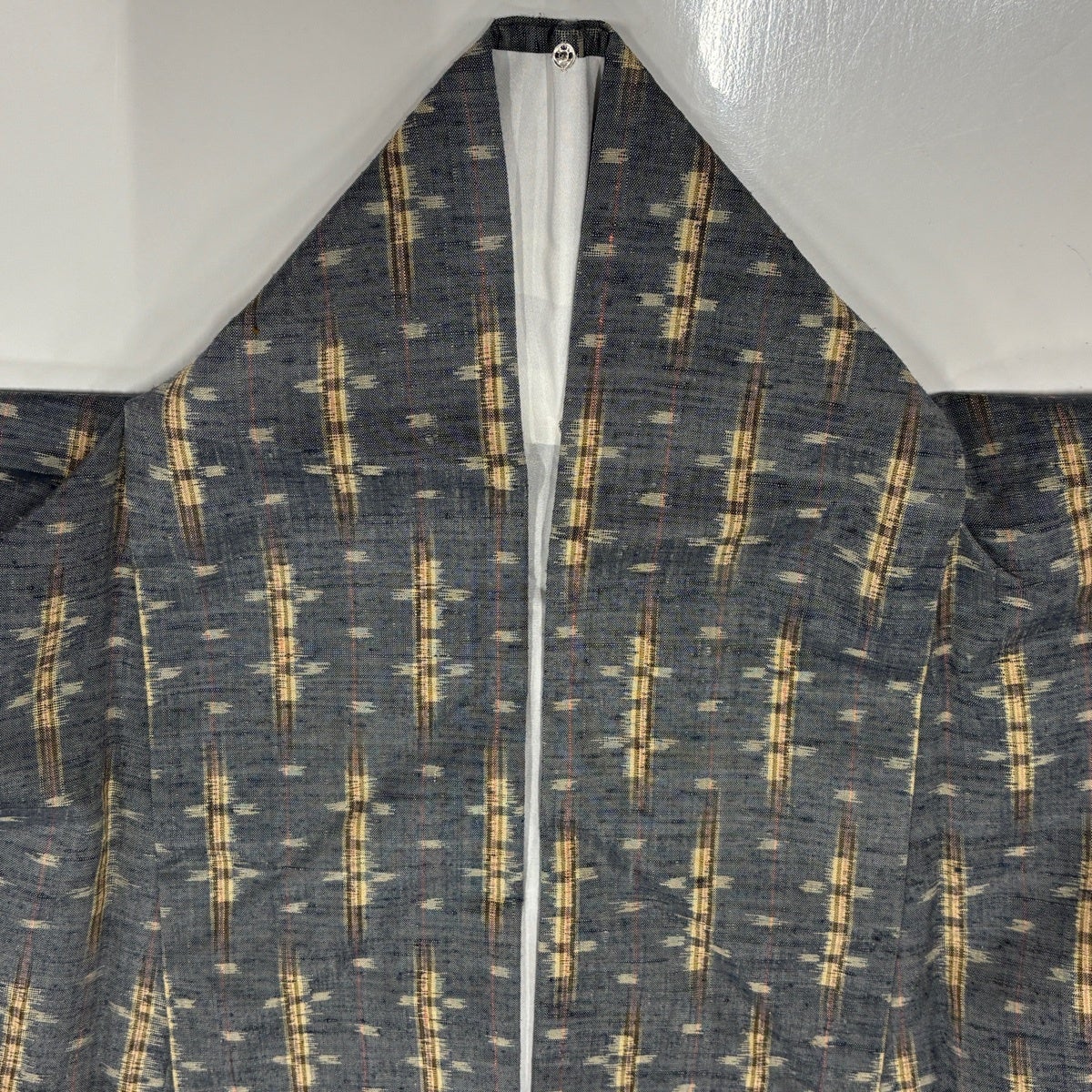 美品】 紬 身丈159.5cm 裄丈63.5cm S 袷 幾何学模様 縦縞 灰色 正絹 秀