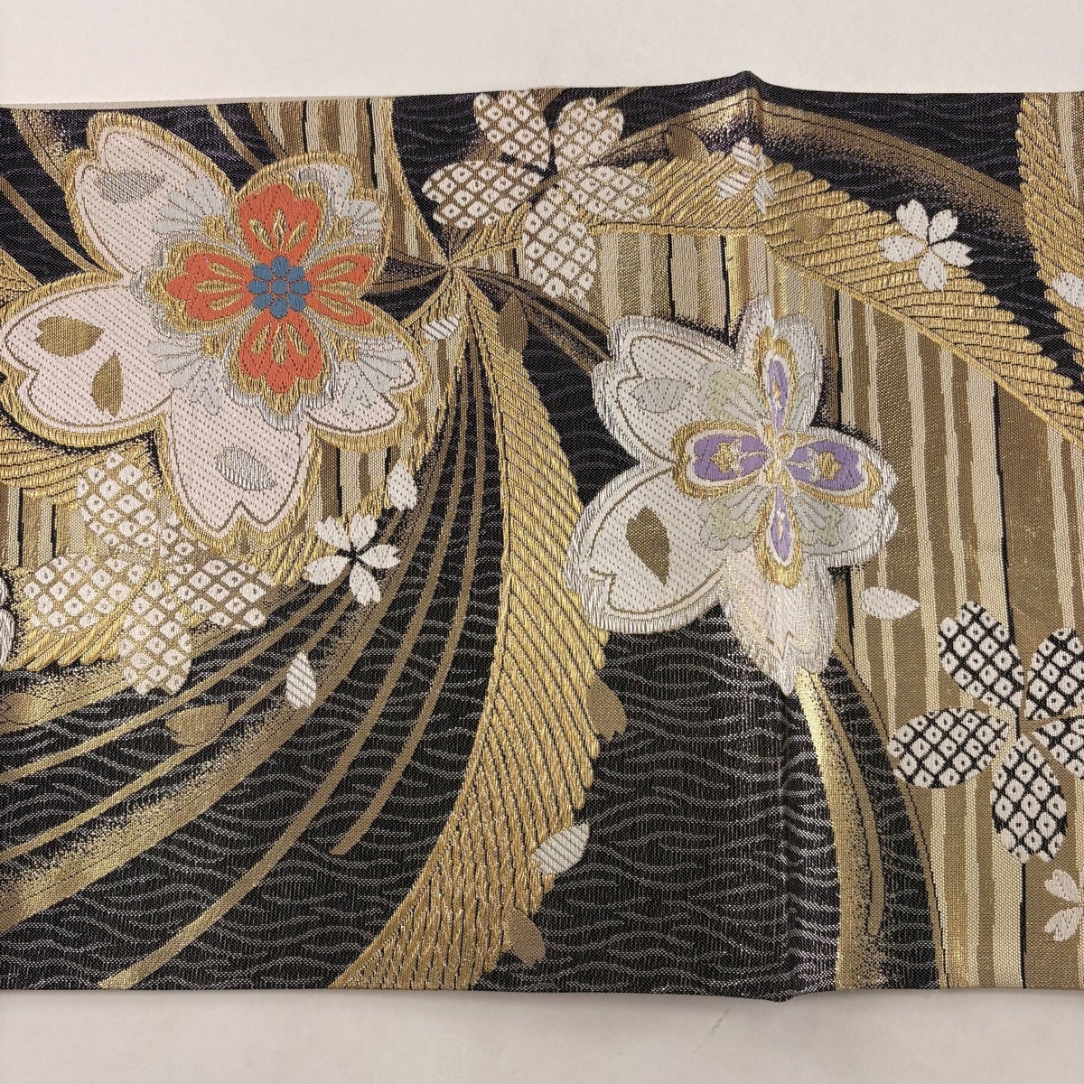 袋帯 秀品 桜 華文 金銀糸 箔 黒 六通 正絹｜中古・古着・リサイクル