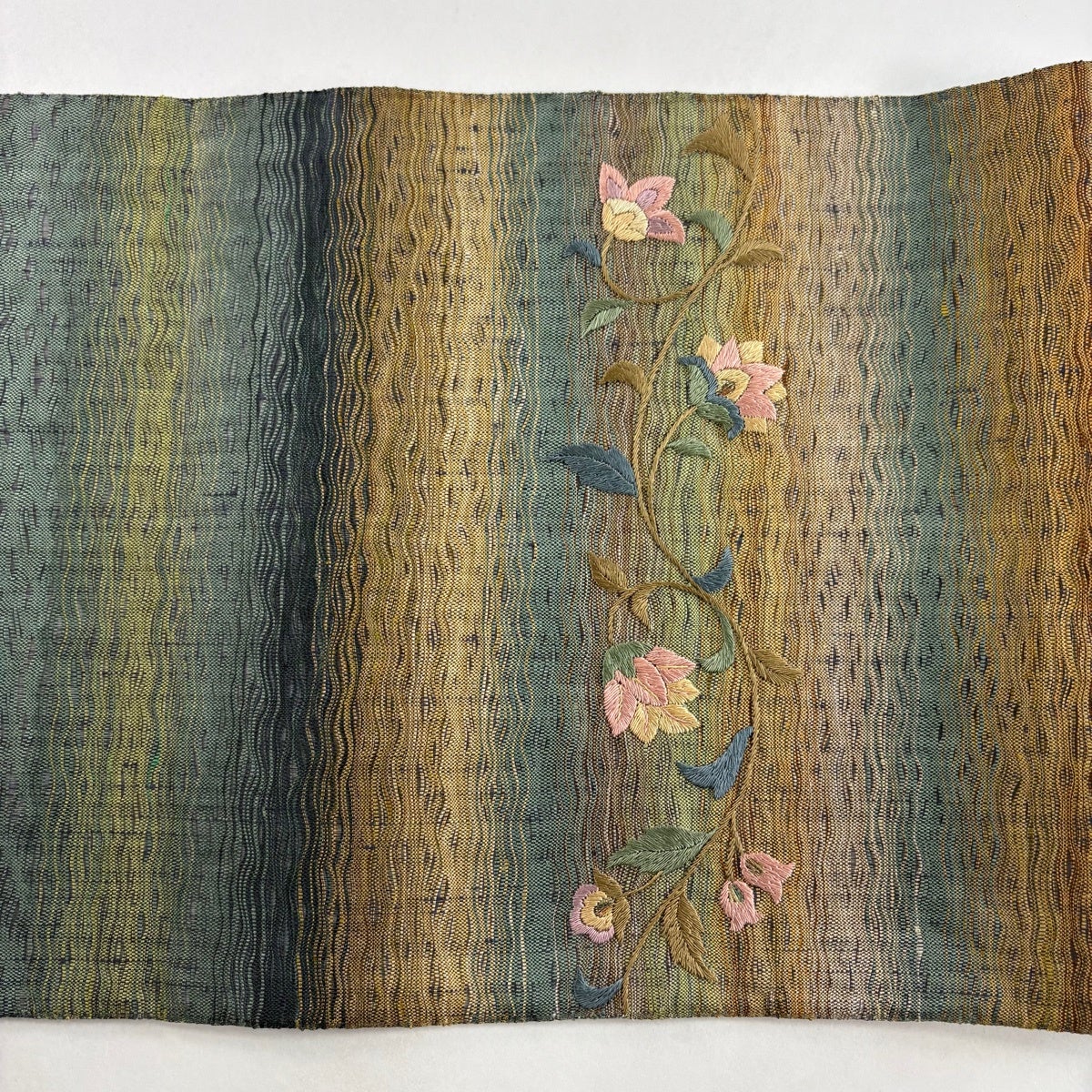 美品】 袋帯 秀品 草花 箔 刺繍 緑 お太鼓柄 正絹｜中古・古着