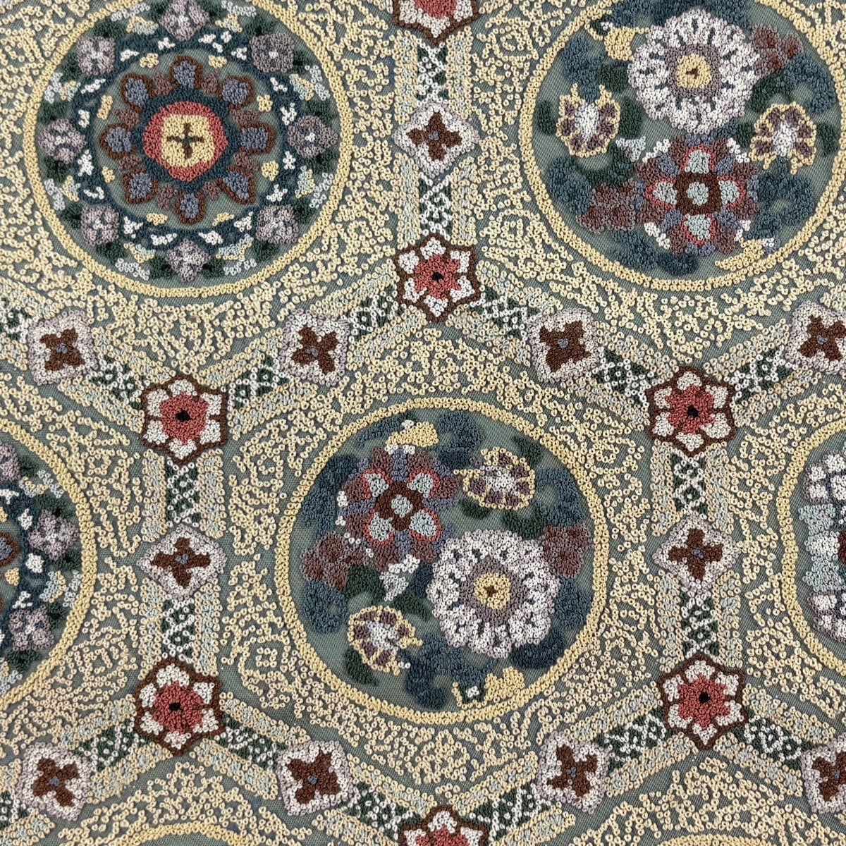美品】 袋帯 逸品 亀甲 華文 相良刺繍 灰緑 六通 正絹｜中古・古着