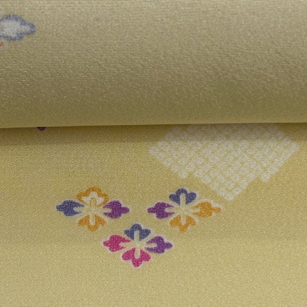 反物 秀品 小紋 花菱 薄黄 正絹｜中古・古着・リサイクル着物通販