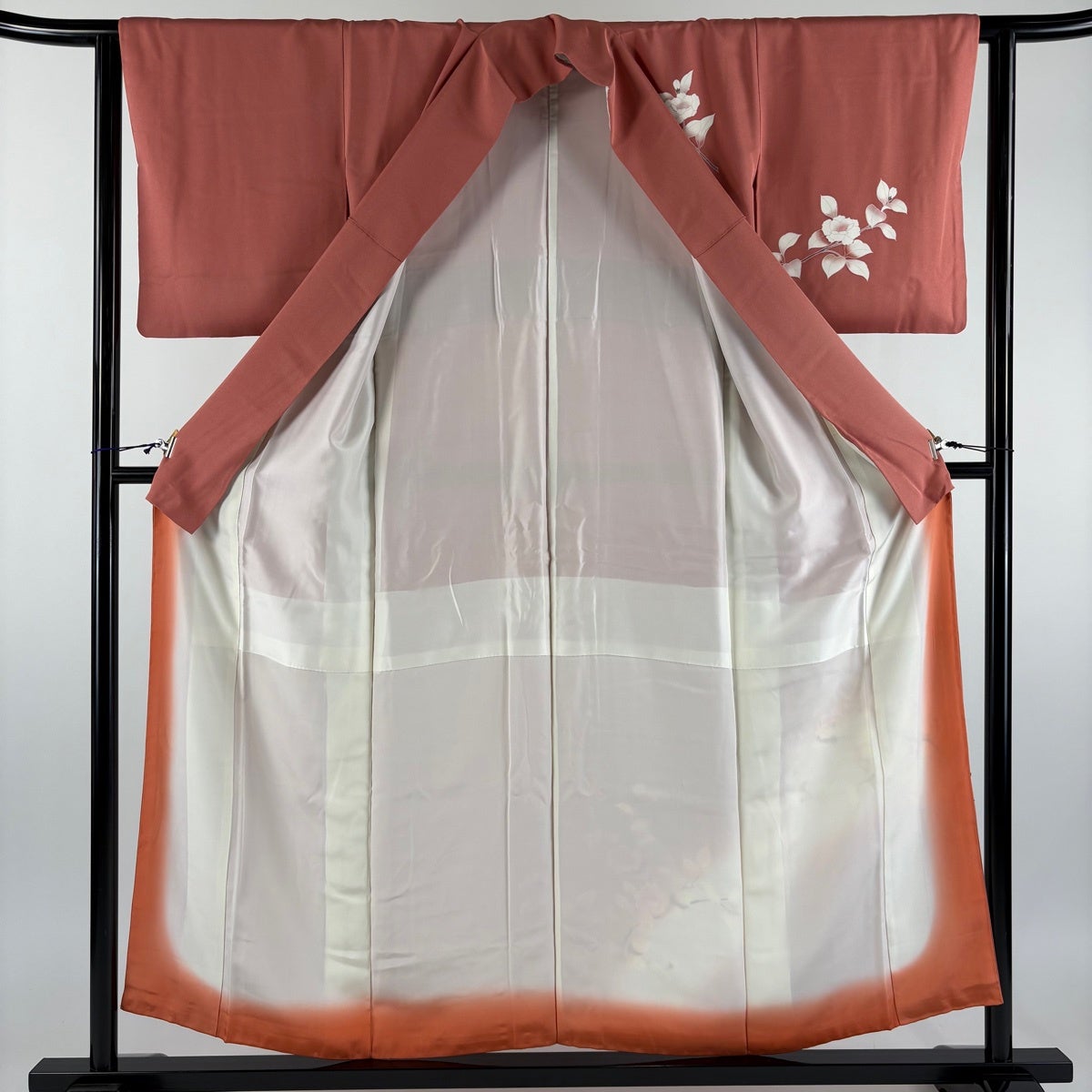 付下げ 身丈154cm 裄丈62.5cm 化繊 秀品 【中古】 付下げ 身丈154cm 裄丈62.5cm S 袷 枝花 刺繍 金糸 ピンク 正絹 優品