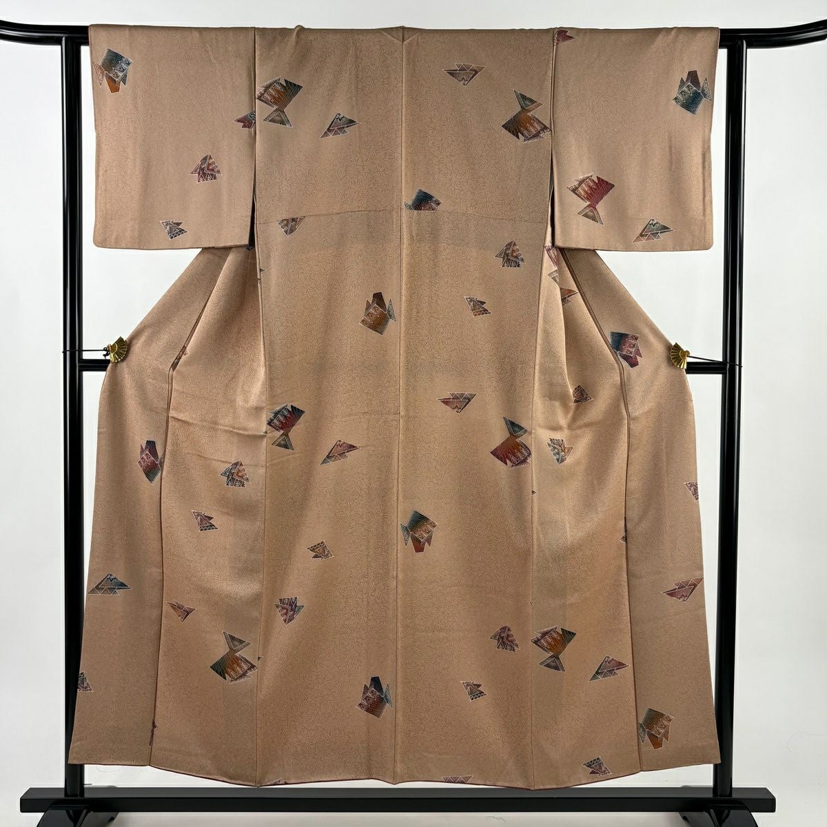 美品】 小紋 身丈150.5cm 裄丈63cm S 袷 流水 幾何学模様 茶色 正絹 秀