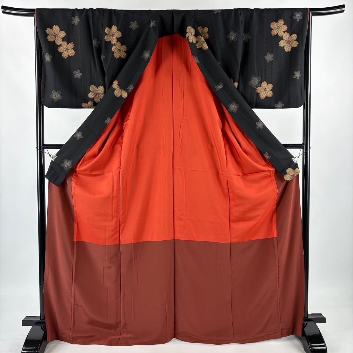 小紋 身丈167cm 裄丈66cm M 袷 洗える着物 桜 縞 黒 化繊 秀品｜中古