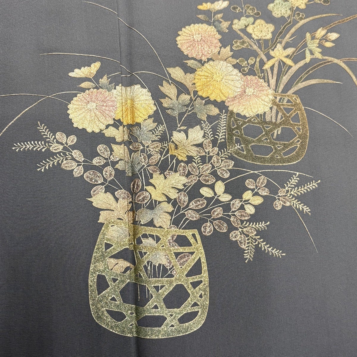 付下げ 身丈157cm 裄丈63.5cm S 袷 和田光正 落款あり 花籠 秋草 金銀