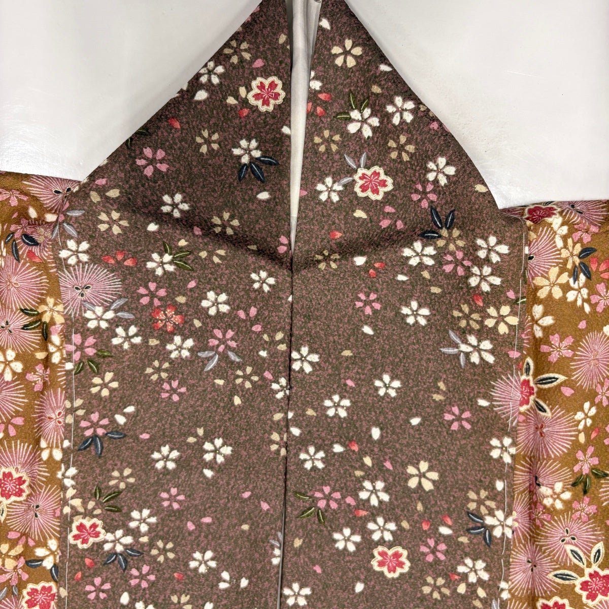美品】 小紋 身丈162cm 裄丈64.5cm M 袷 松 桜 金彩 ぼかし 茶紫 正絹