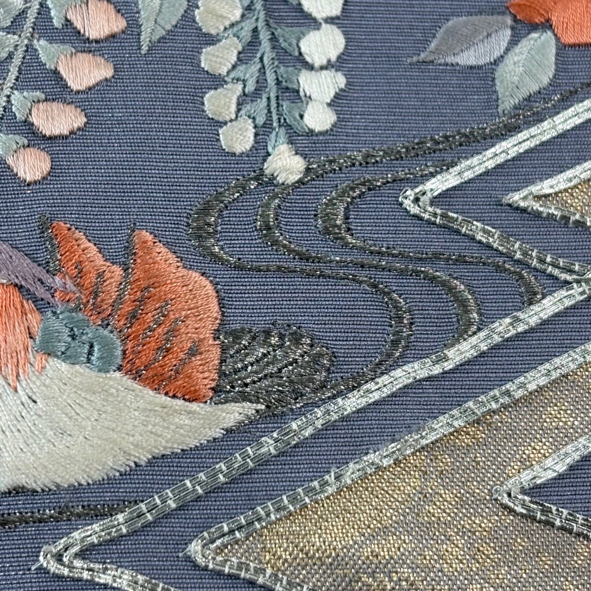 名古屋帯 優品 松皮菱 花鳥 刺繍 銀糸 金色 正絹｜中古・古着