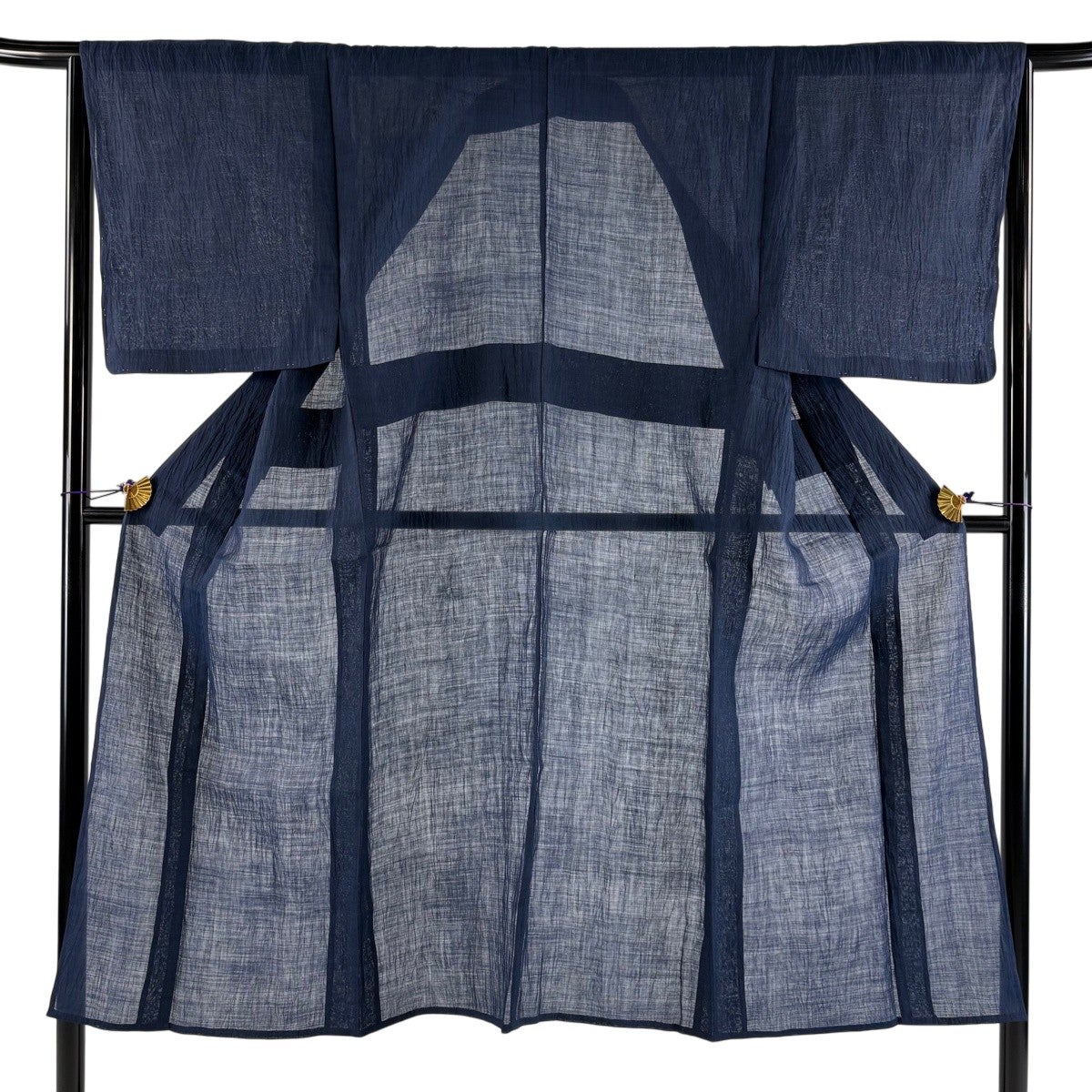 美品】 男着物 身丈139.5cm 裄丈66cm M 薄物 紬 紺色 麻 名品｜中古